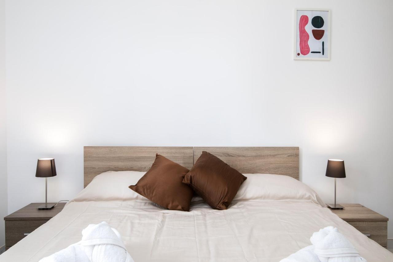 Sea View Apartment 2 Bedrooms 2 Bathrooms, 2 Minutes Away From The Sea San Ġiljan Kültér fotó