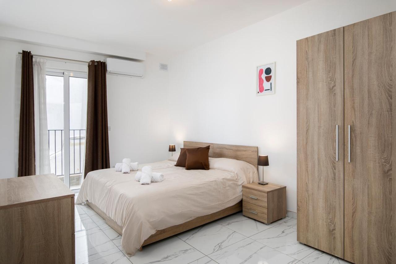 Sea View Apartment 2 Bedrooms 2 Bathrooms, 2 Minutes Away From The Sea San Ġiljan Kültér fotó