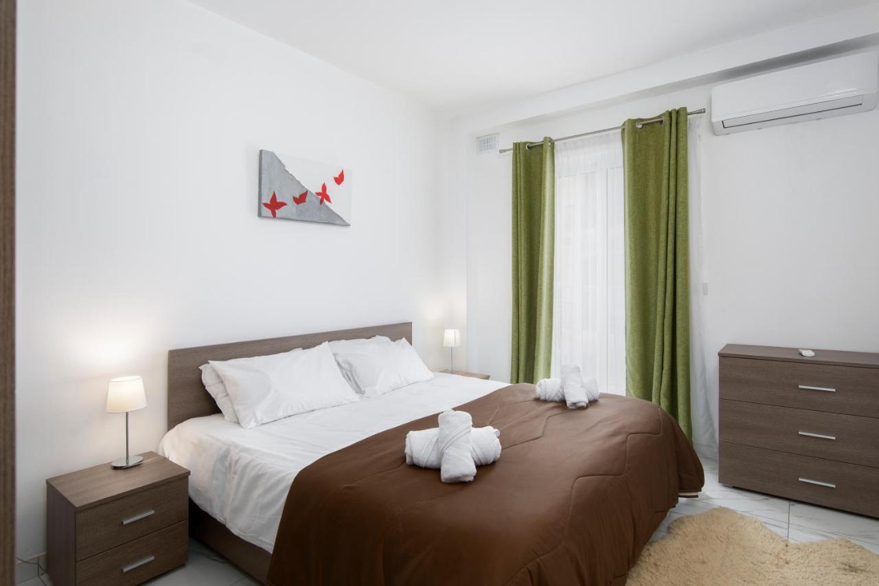 Sea View Apartment 2 Bedrooms 2 Bathrooms, 2 Minutes Away From The Sea San Ġiljan Kültér fotó