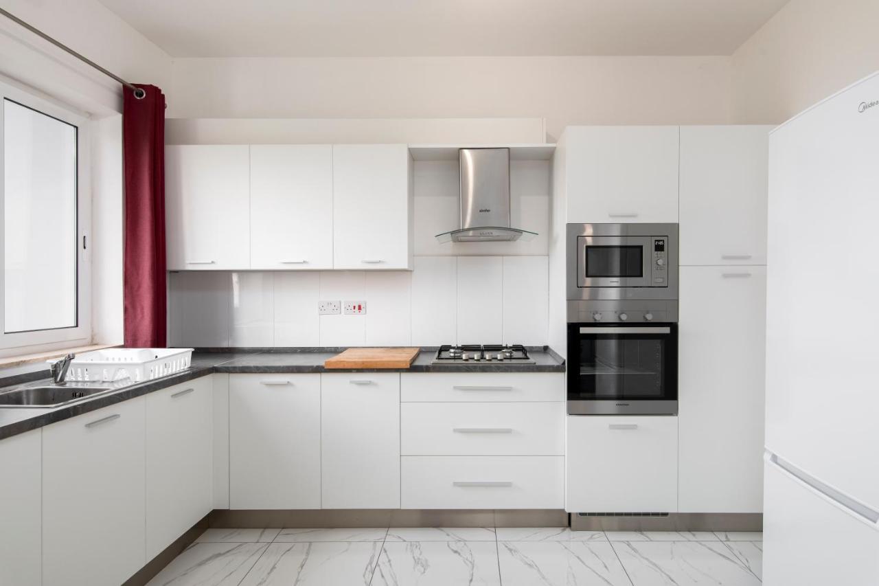 Sea View Apartment 2 Bedrooms 2 Bathrooms, 2 Minutes Away From The Sea San Ġiljan Kültér fotó