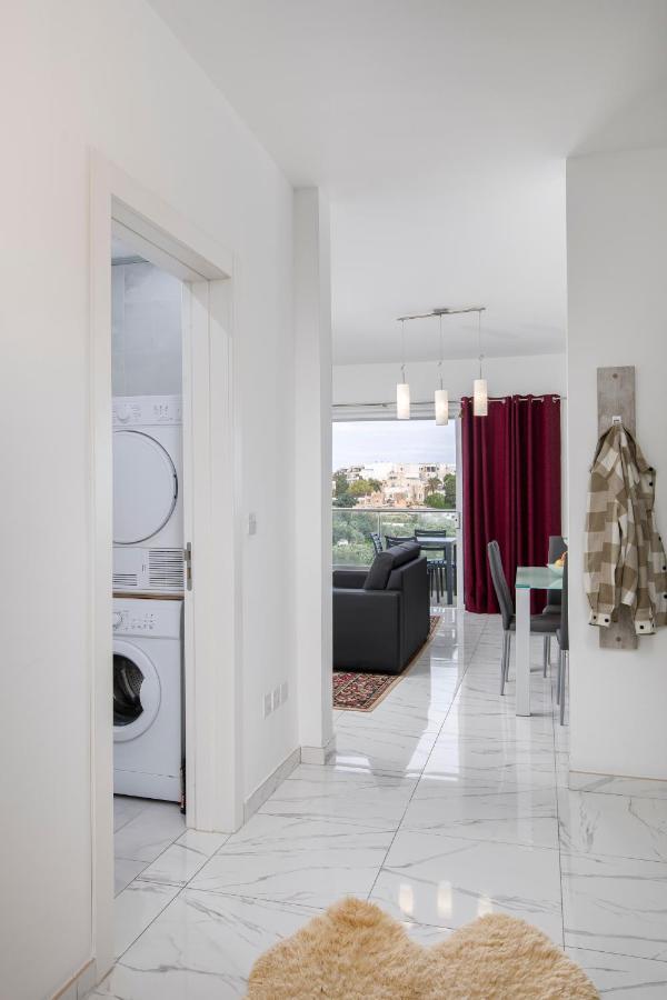 Sea View Apartment 2 Bedrooms 2 Bathrooms, 2 Minutes Away From The Sea San Ġiljan Kültér fotó