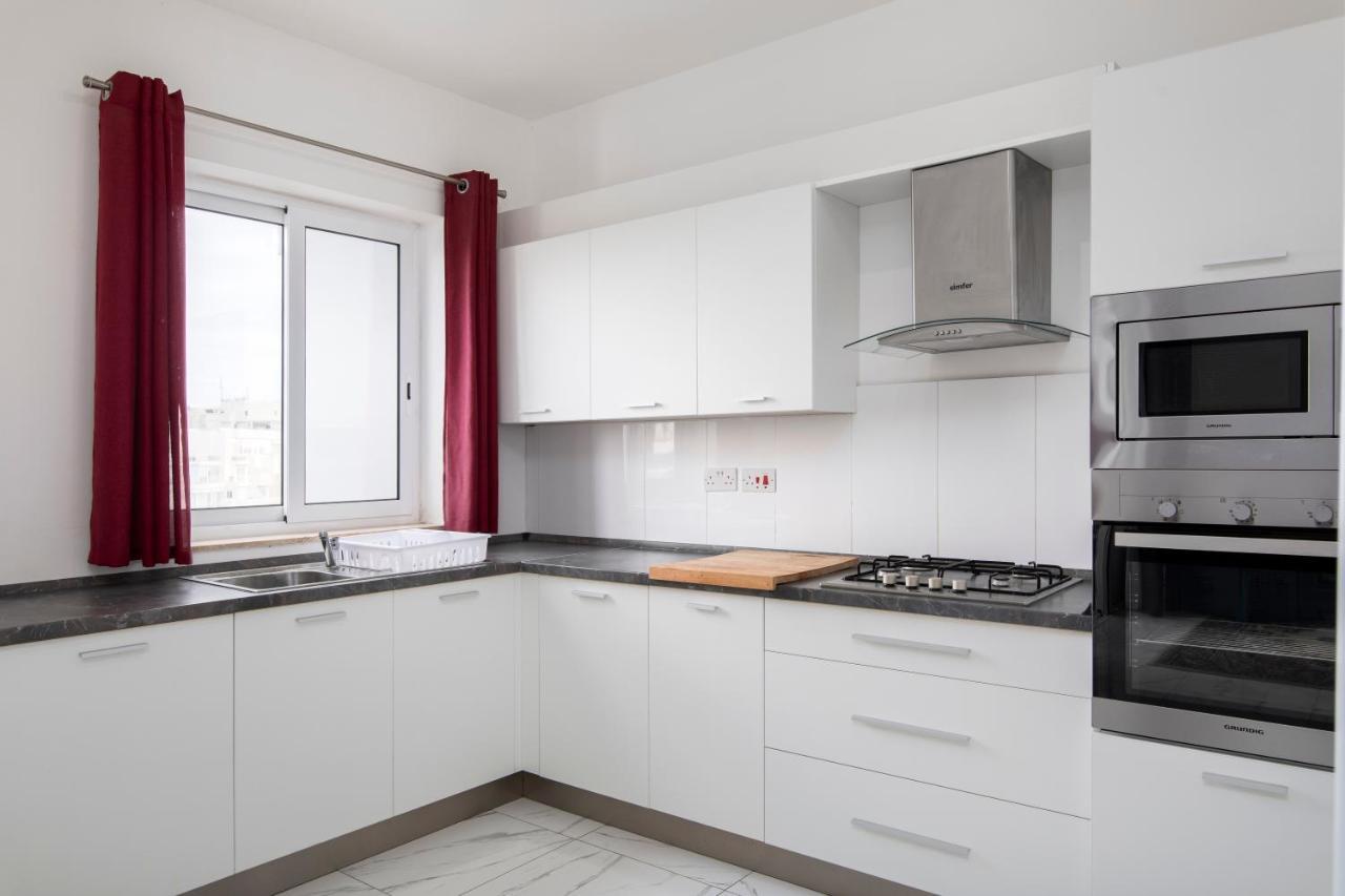Sea View Apartment 2 Bedrooms 2 Bathrooms, 2 Minutes Away From The Sea San Ġiljan Kültér fotó